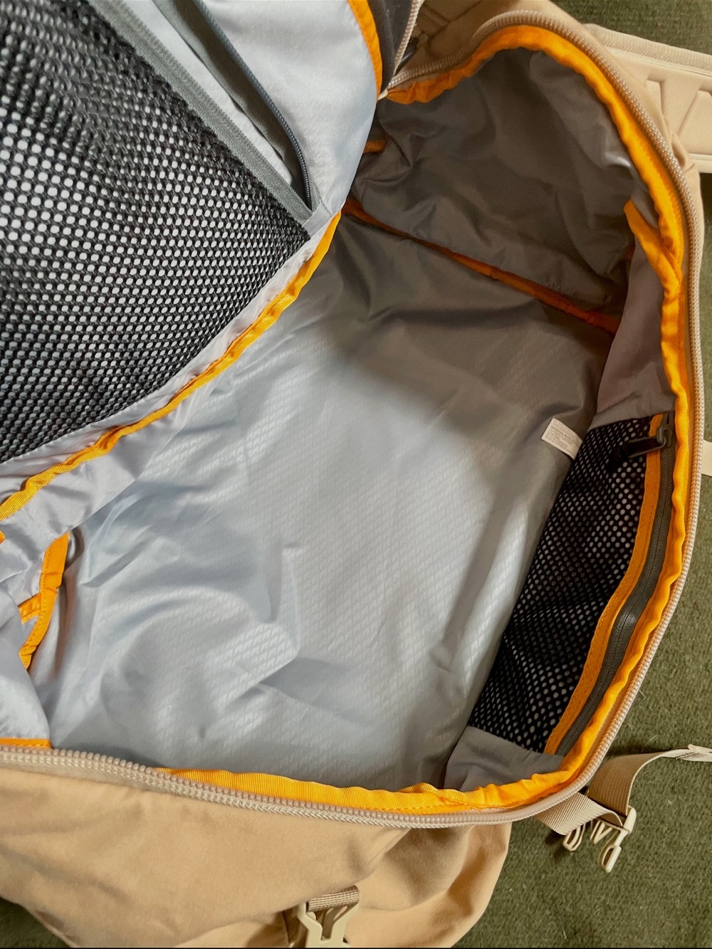 Pelican Tan Duffel/ Backpack with Camo Straps - Picture 9 of 16